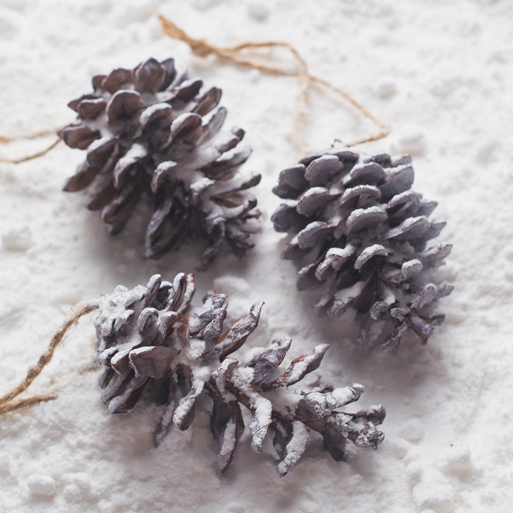 Hiasan Natal Pinus Gantung Salju 8 Pcs Easy Decoration - Image 2